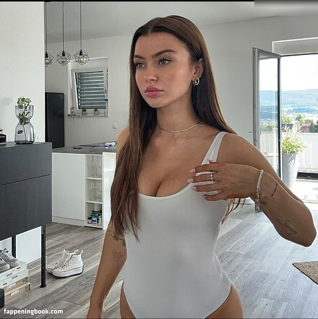 linuschka Onlyfans Nude Leaked Photos photo leak 38 of 45