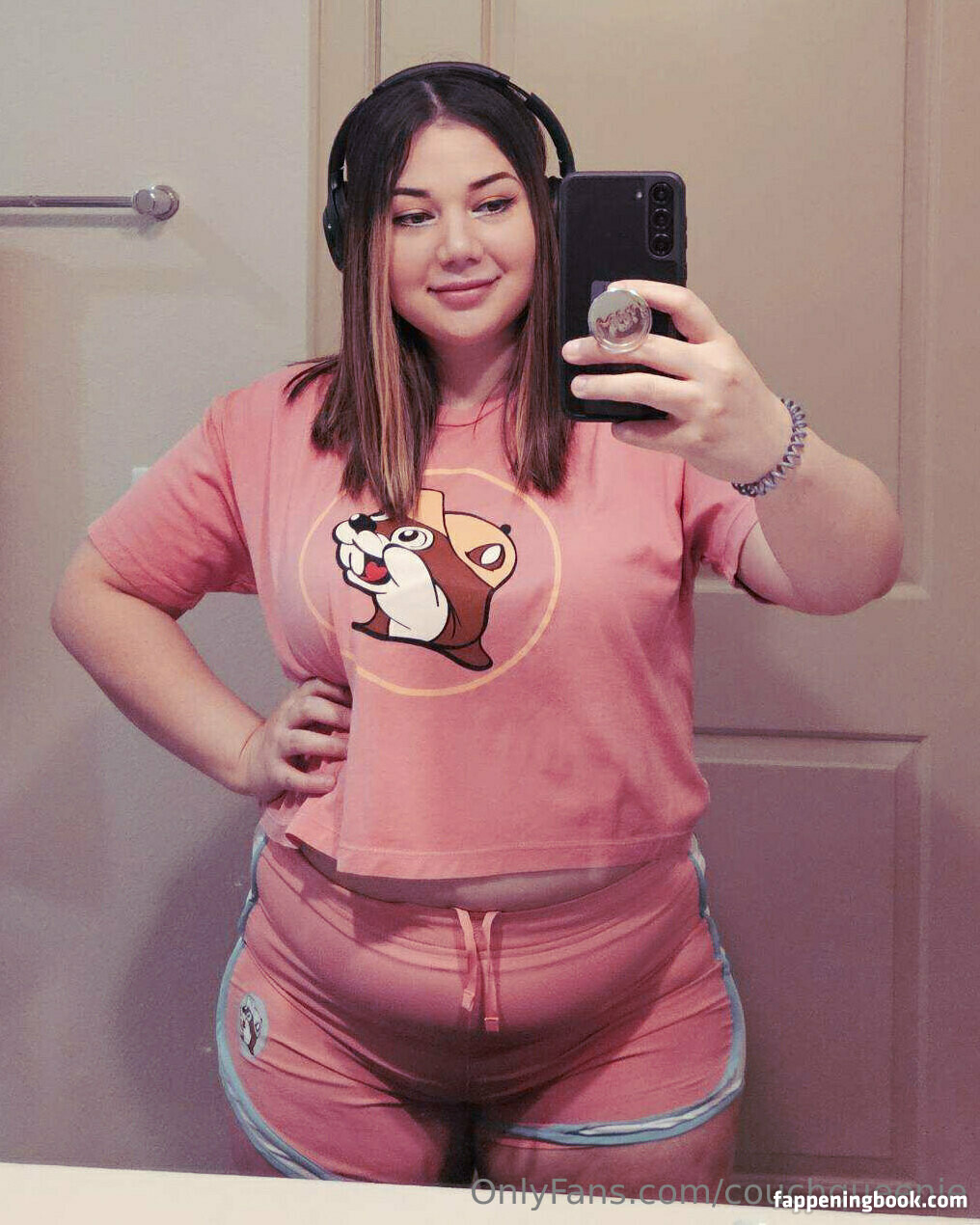 couchqueenie Onlyfans Nude Leaked Photos photo leak 48 of 49