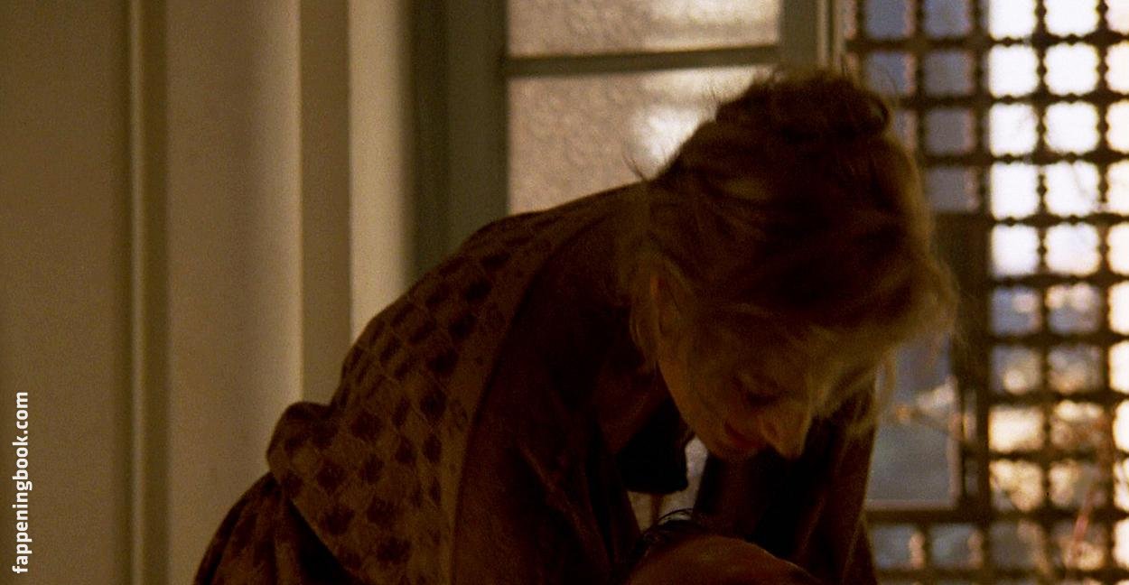 Kristin Scott Thomas Onlyfans Nude Leaked Photos photo leak 41 of 50