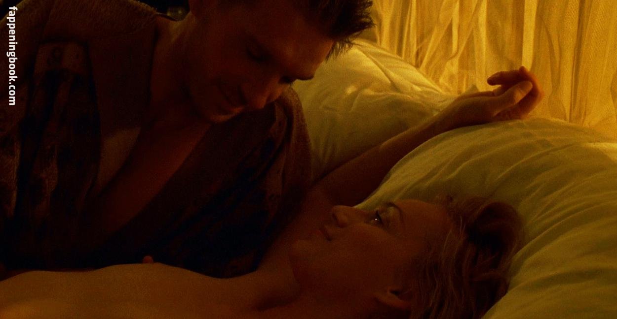 Kristin Scott Thomas Onlyfans Nude Leaked Photos photo leak 42 of 50