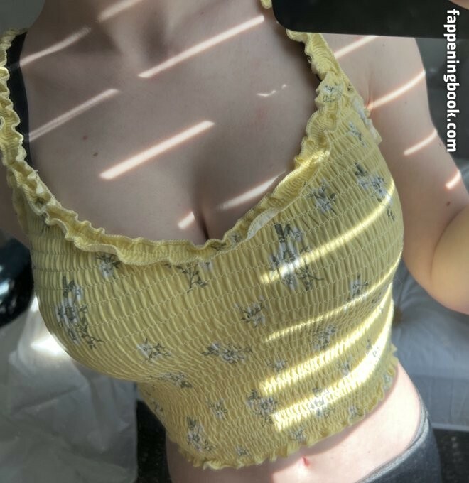 EmiliaNSFW Onlyfans Nude Leaked Photos photo leak 16 of 32