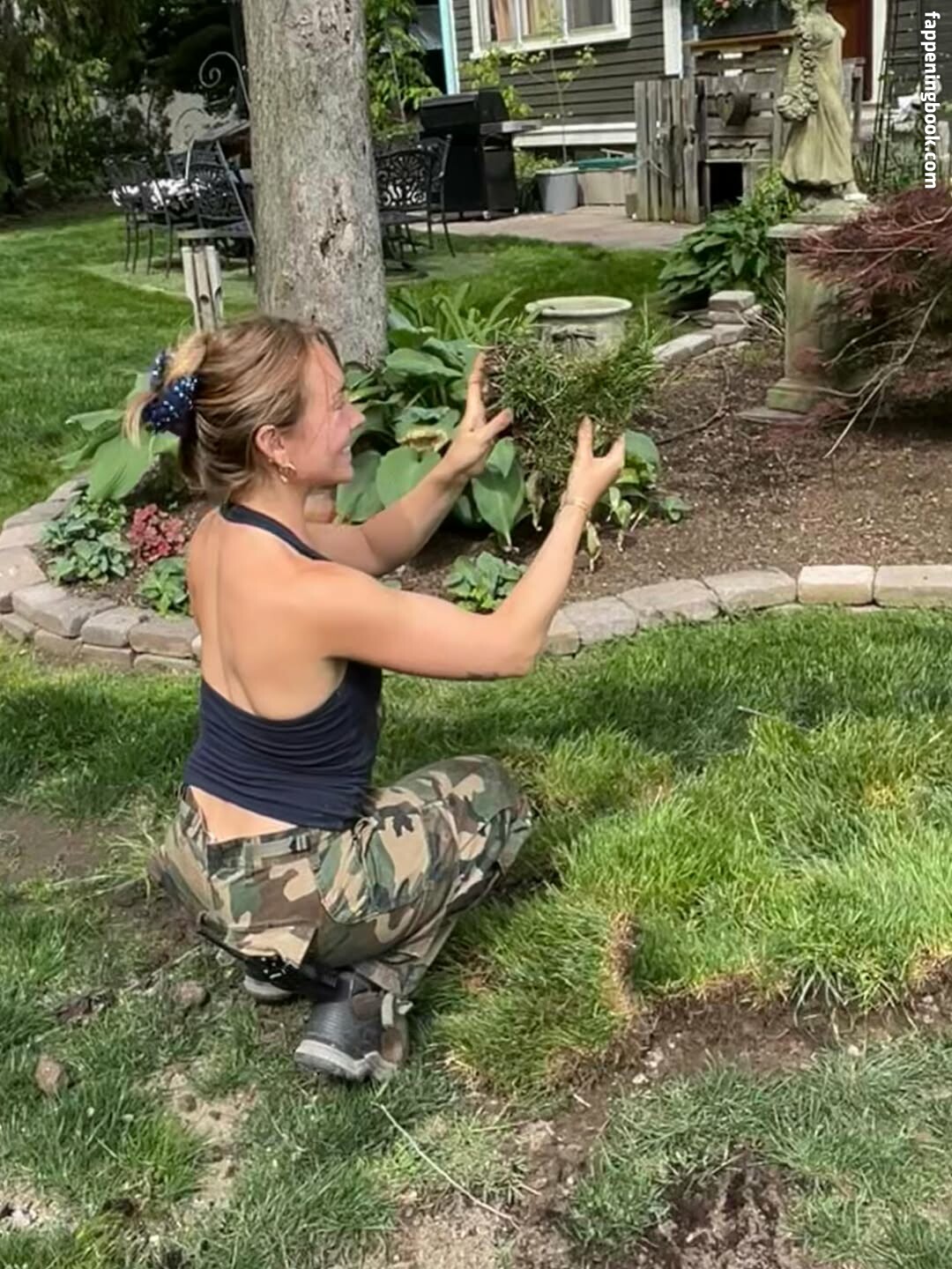 Holly Taylor Onlyfans Nude Leaked Photos photo leak 3 of 45