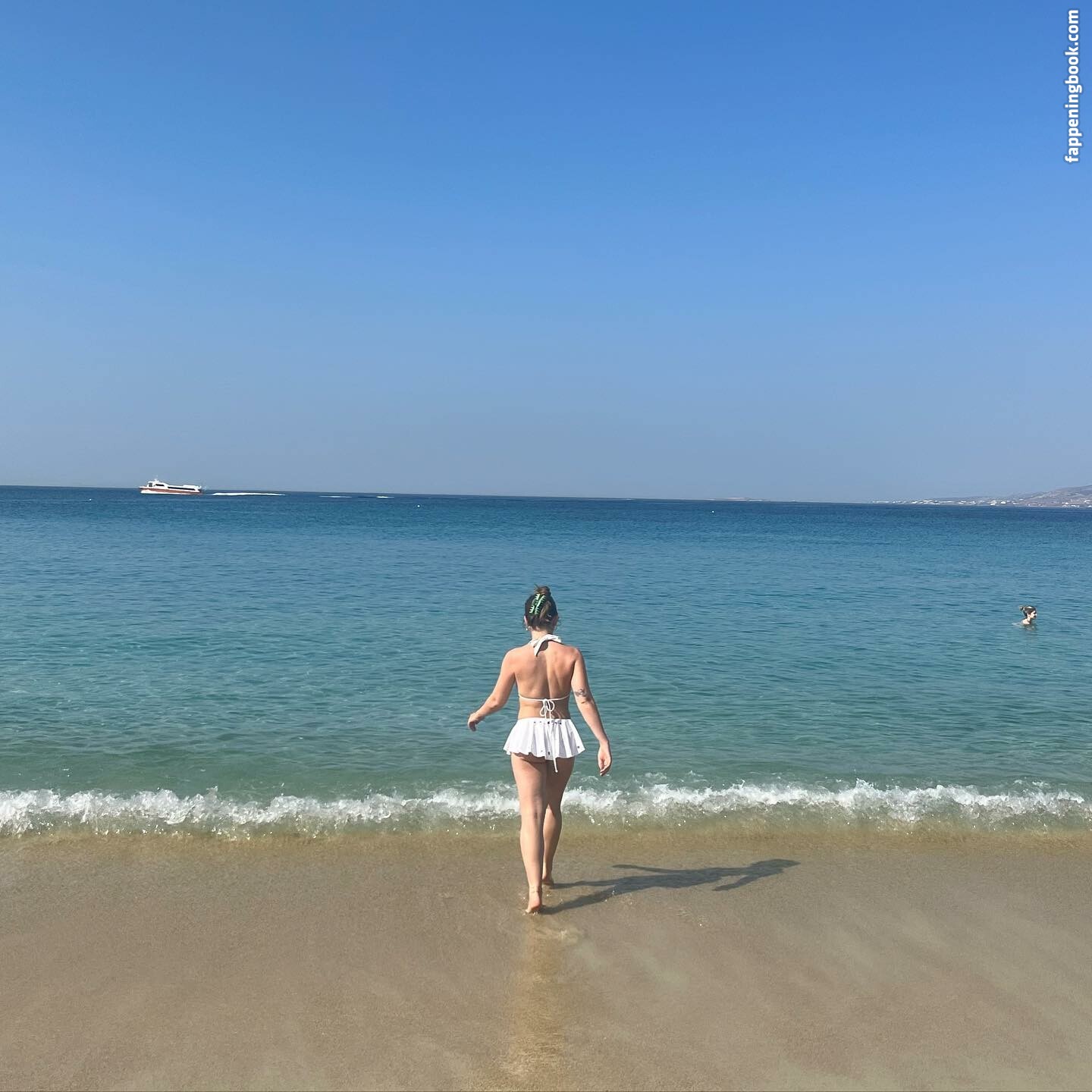 Holly Taylor Onlyfans Nude Leaked Photos photo leak 11 of 45