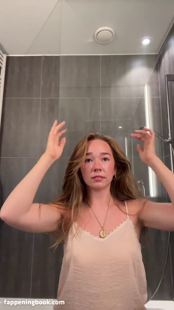 Holly Taylor Onlyfans Nude Leaked Photos photo leak 22 of 45