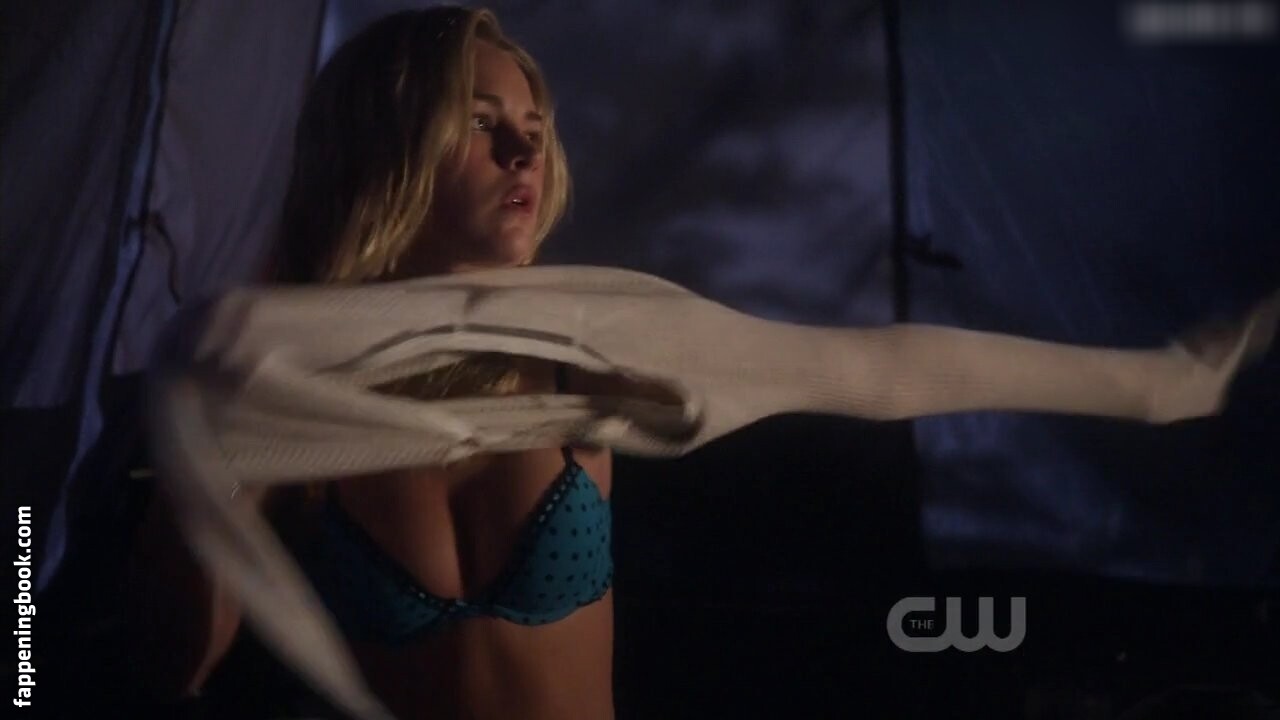 Britt Robertson Onlyfans Nude Leaked Photos photo leak 31 of 50