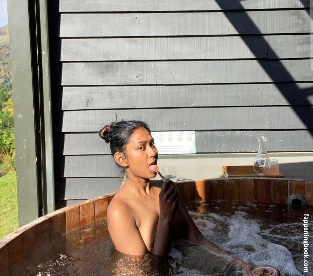 Venorika Onlyfans Nude Leaked Photos photo leak 14 of 34