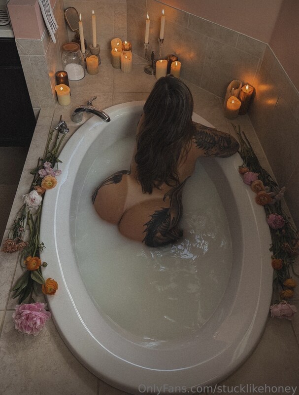 goldenhourgal - lilgoldenhourgal - gabiii_carter OnlyFans Nude Leaks photo leak 27 of 84
