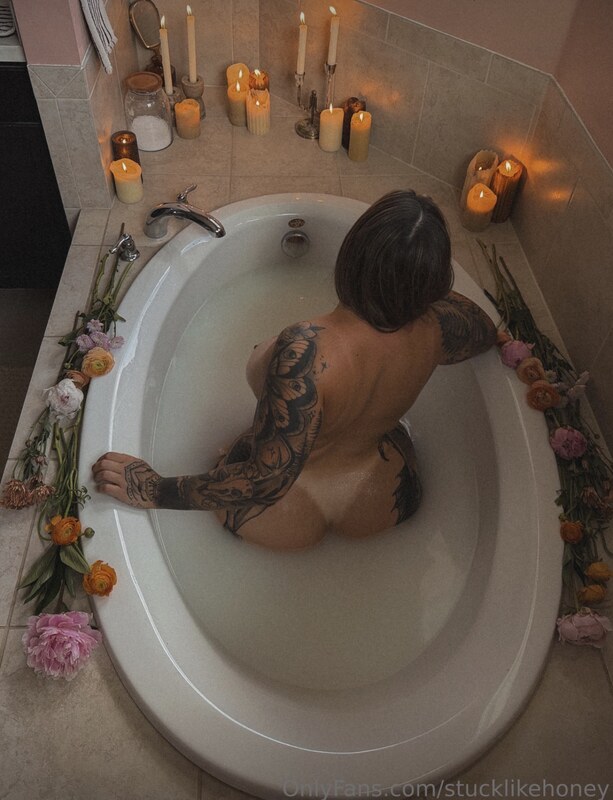 goldenhourgal - lilgoldenhourgal - gabiii_carter OnlyFans Nude Leaks photo leak 28 of 84