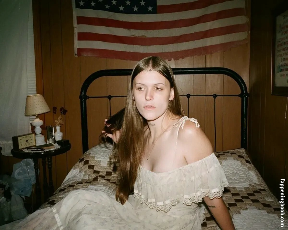 Ethel Cain Onlyfans Nude Leaked Photos photo leak 50 of 50