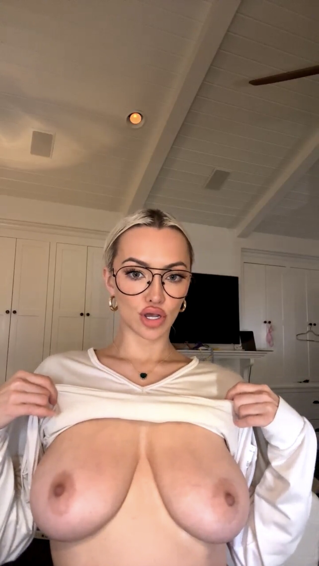Lindsey Pelas OnlyFans Nude Leaks photo leak 762 of 848
