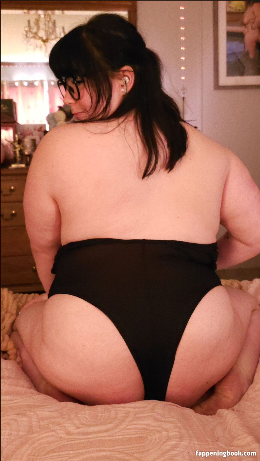 queenleia195 Onlyfans Nude Leaked Photos photo leak 6 of 48