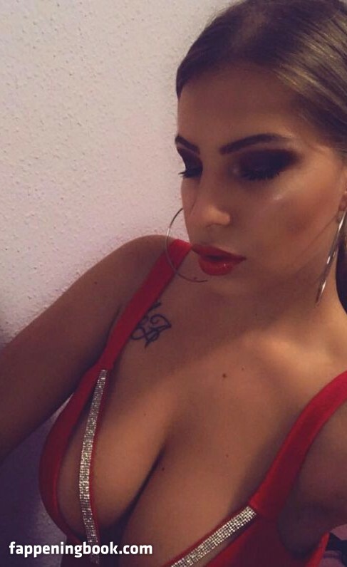 Eve Dapic Onlyfans Nude Leaked Photos photo leak 21 of 35