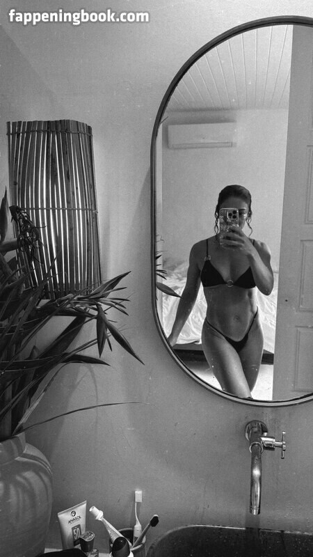 Juliana Paes Onlyfans Nude Leaked Photos photo leak 3 of 48