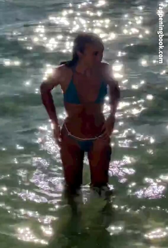 Heidi R Onlyfans Nude Leaked Photos photo leak 2 of 32