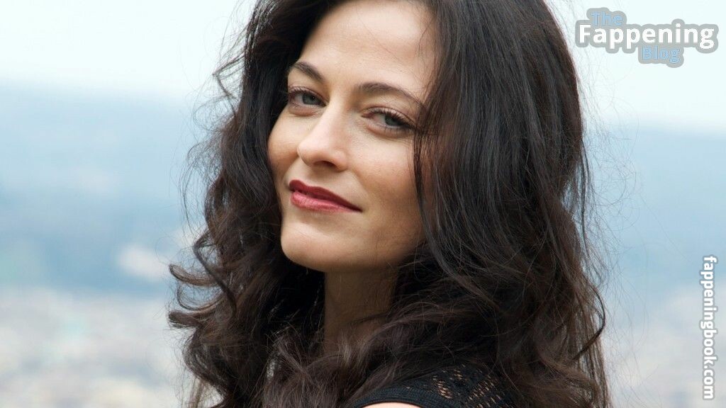 Lara Pulver Onlyfans Nude Leaked Photos photo leak 9 of 50