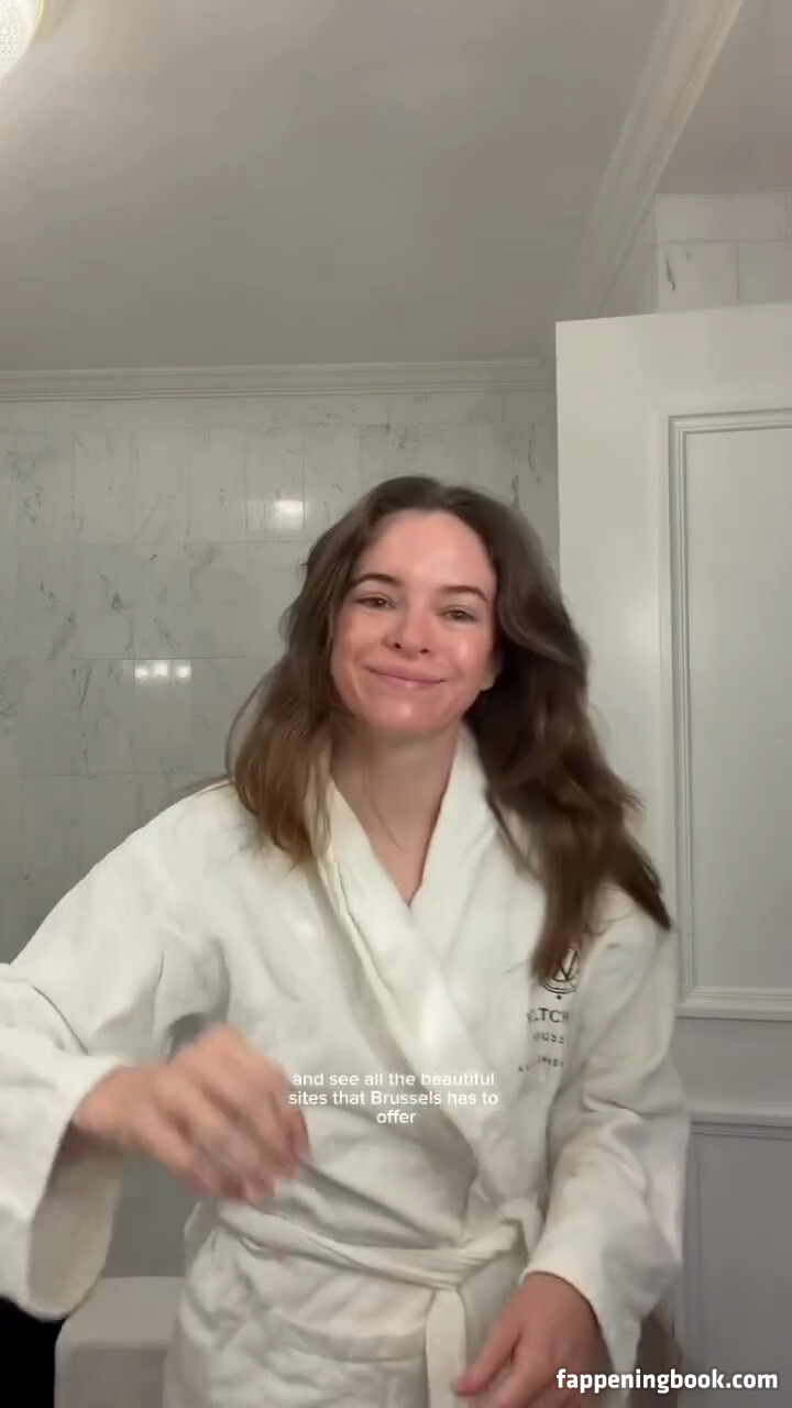 Danielle Panabaker Onlyfans Nude Leaked Photos photo leak 41 of 49