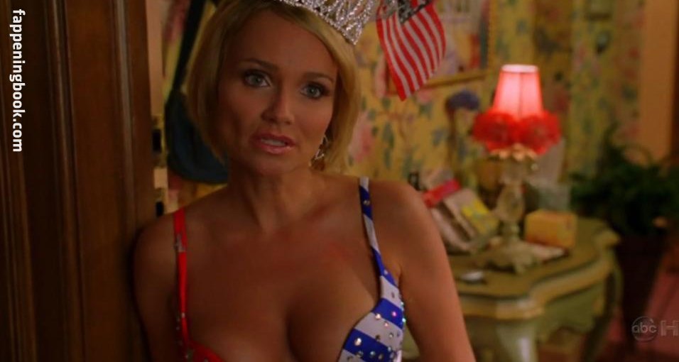 Kristin Chenoweth Onlyfans Nude Leaked Photos photo leak 48 of 50