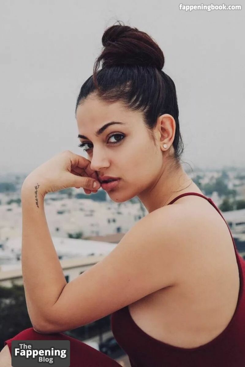 Inanna Sarkis Onlyfans Nude Leaked Photos photo leak 13 of 48
