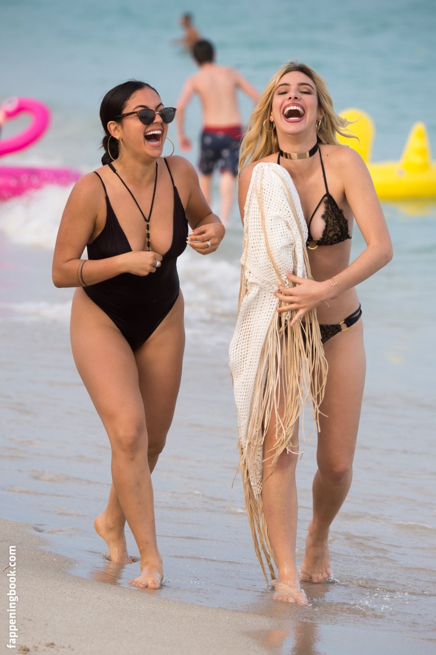 Inanna Sarkis Onlyfans Nude Leaked Photos photo leak 28 of 48