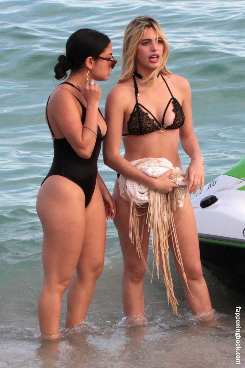 Inanna Sarkis Onlyfans Nude Leaked Photos photo leak 33 of 48