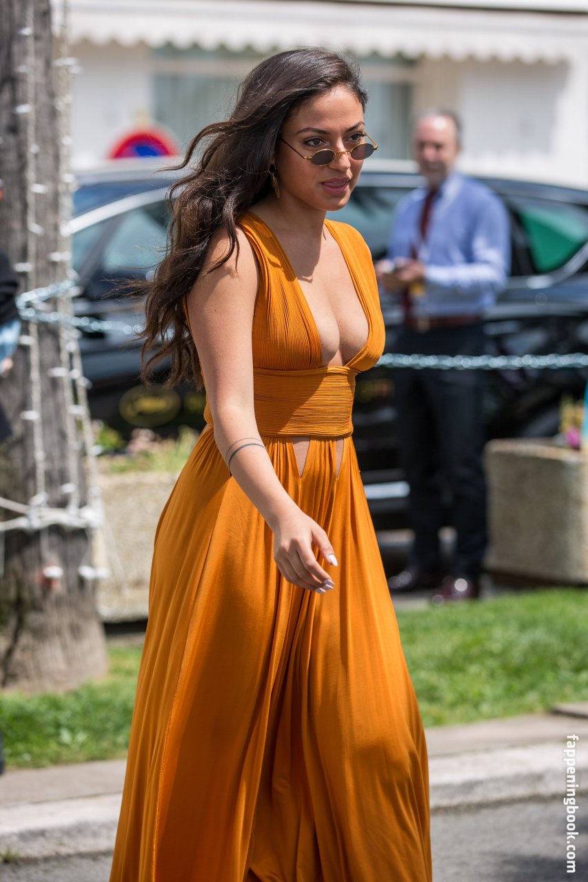 Inanna Sarkis Onlyfans Nude Leaked Photos photo leak 46 of 48