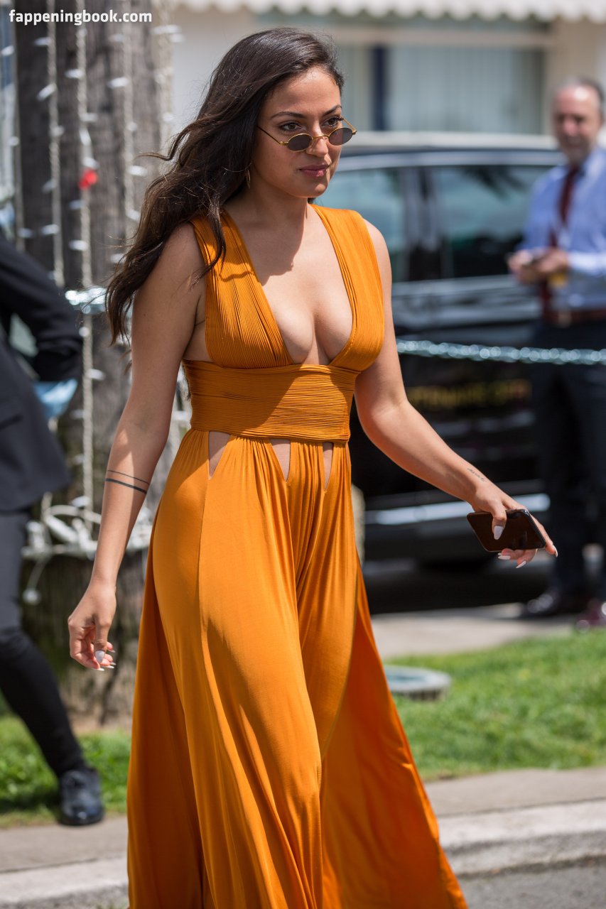 Inanna Sarkis Onlyfans Nude Leaked Photos photo leak 47 of 48