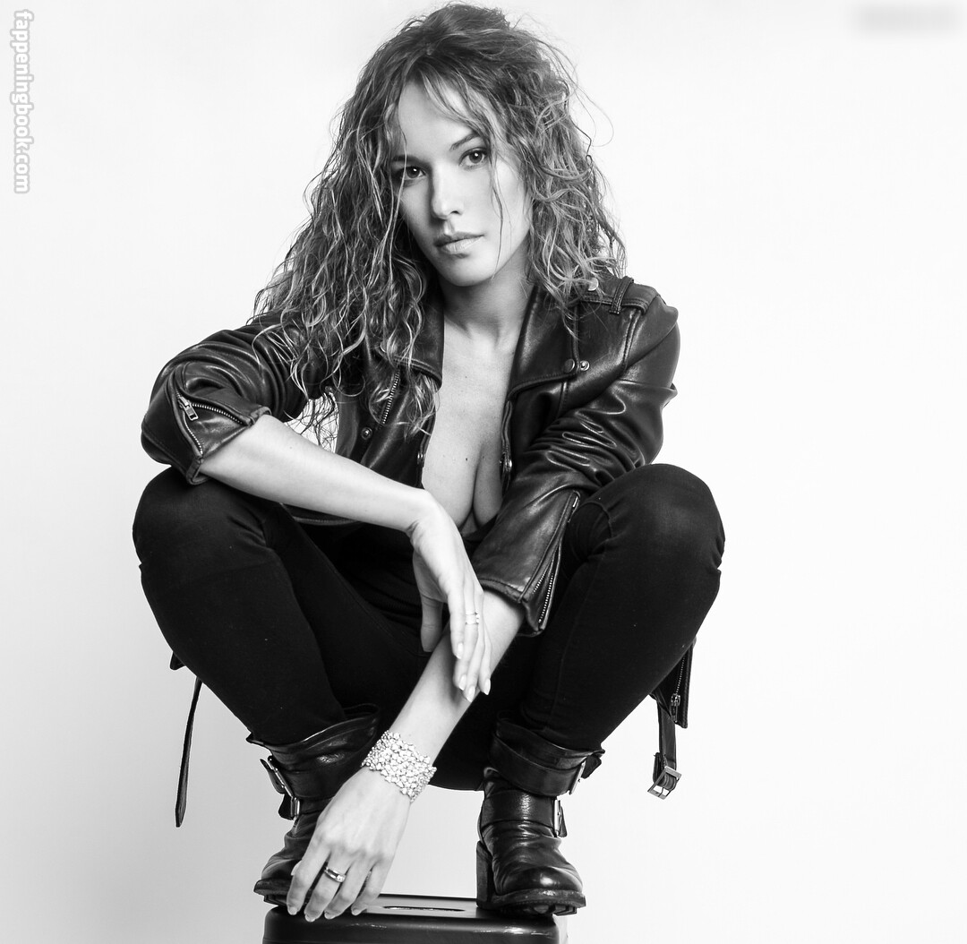 Elodie Fontan Onlyfans Nude Leaked Photos photo leak 31 of 46