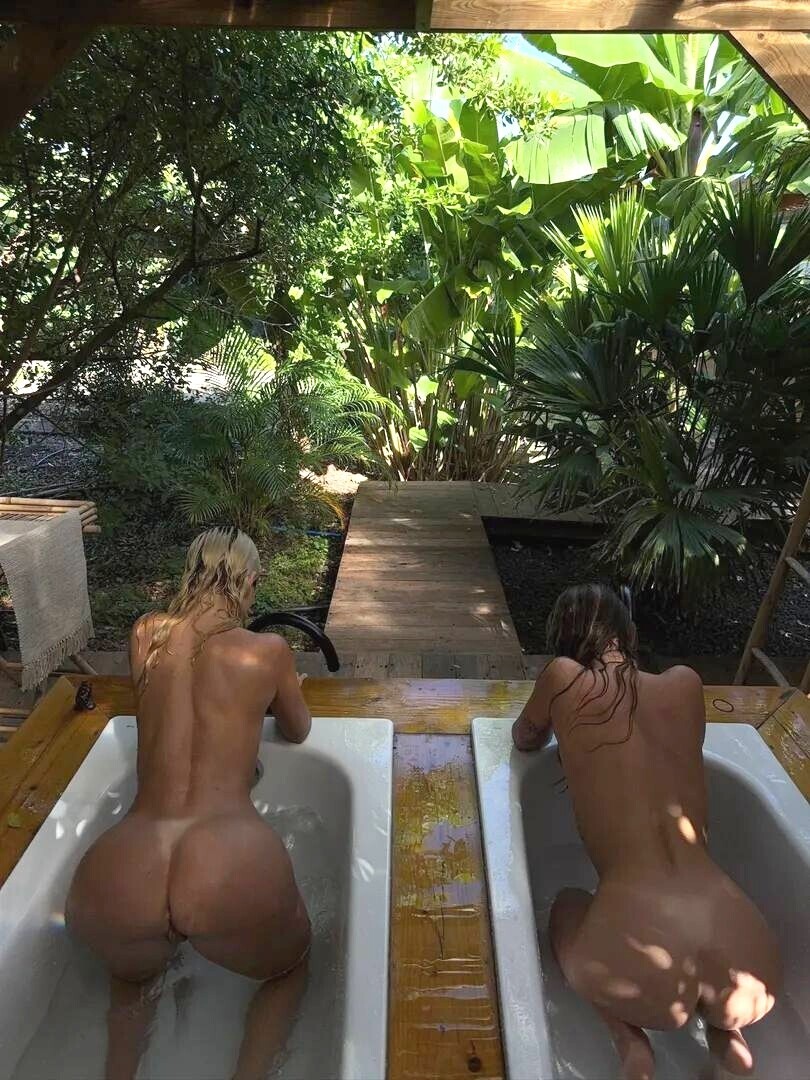 Tantot Twins - Pauline (@popstantot) & Mathilde (@mathildtantot) OnlyFans Nude Leaks photo leak 554 of 850