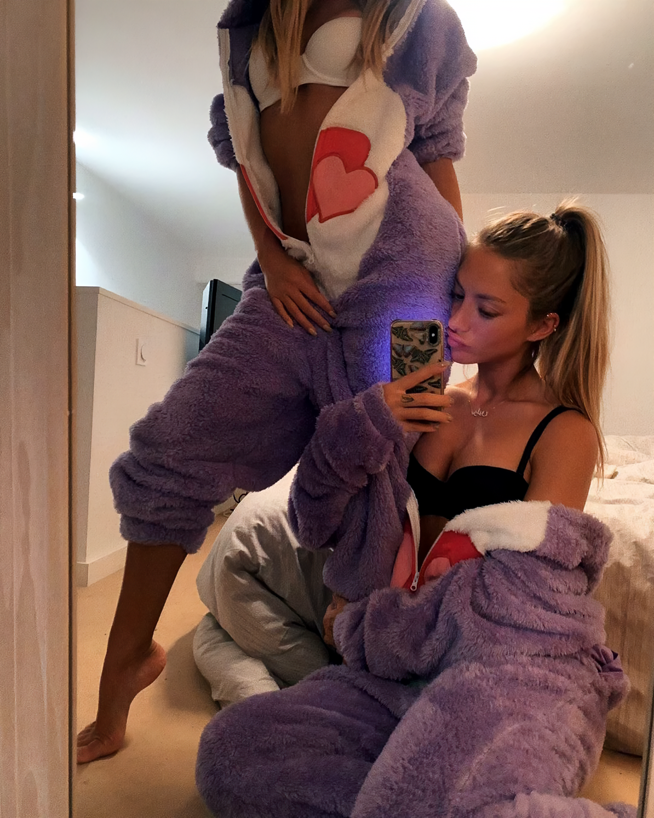 Tantot Twins - Pauline (@popstantot) & Mathilde (@mathildtantot) OnlyFans Nude Leaks photo leak 767 of 850