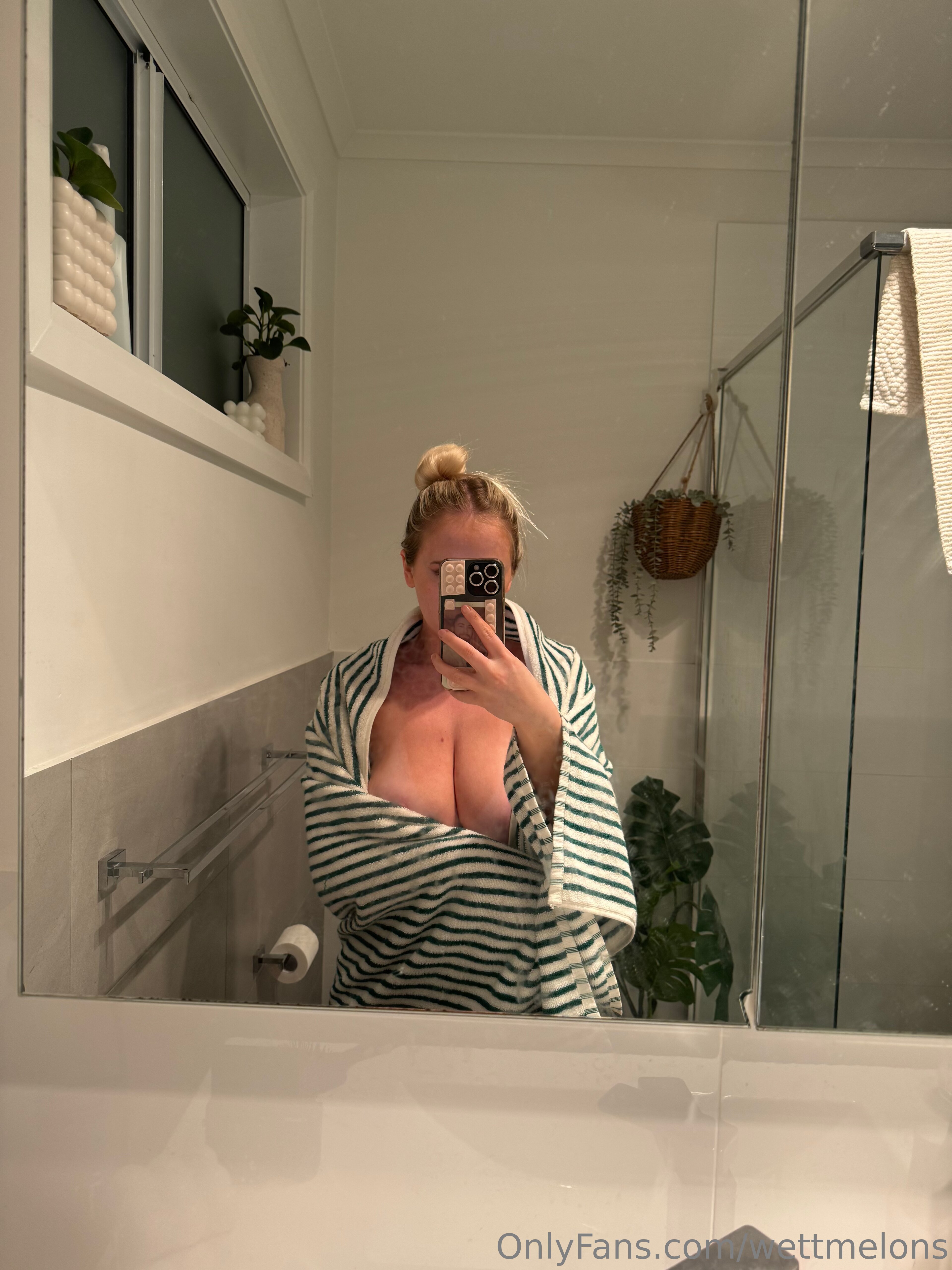 WettMelons OnlyFans Nude Leaks photo leak 1307 of 3957