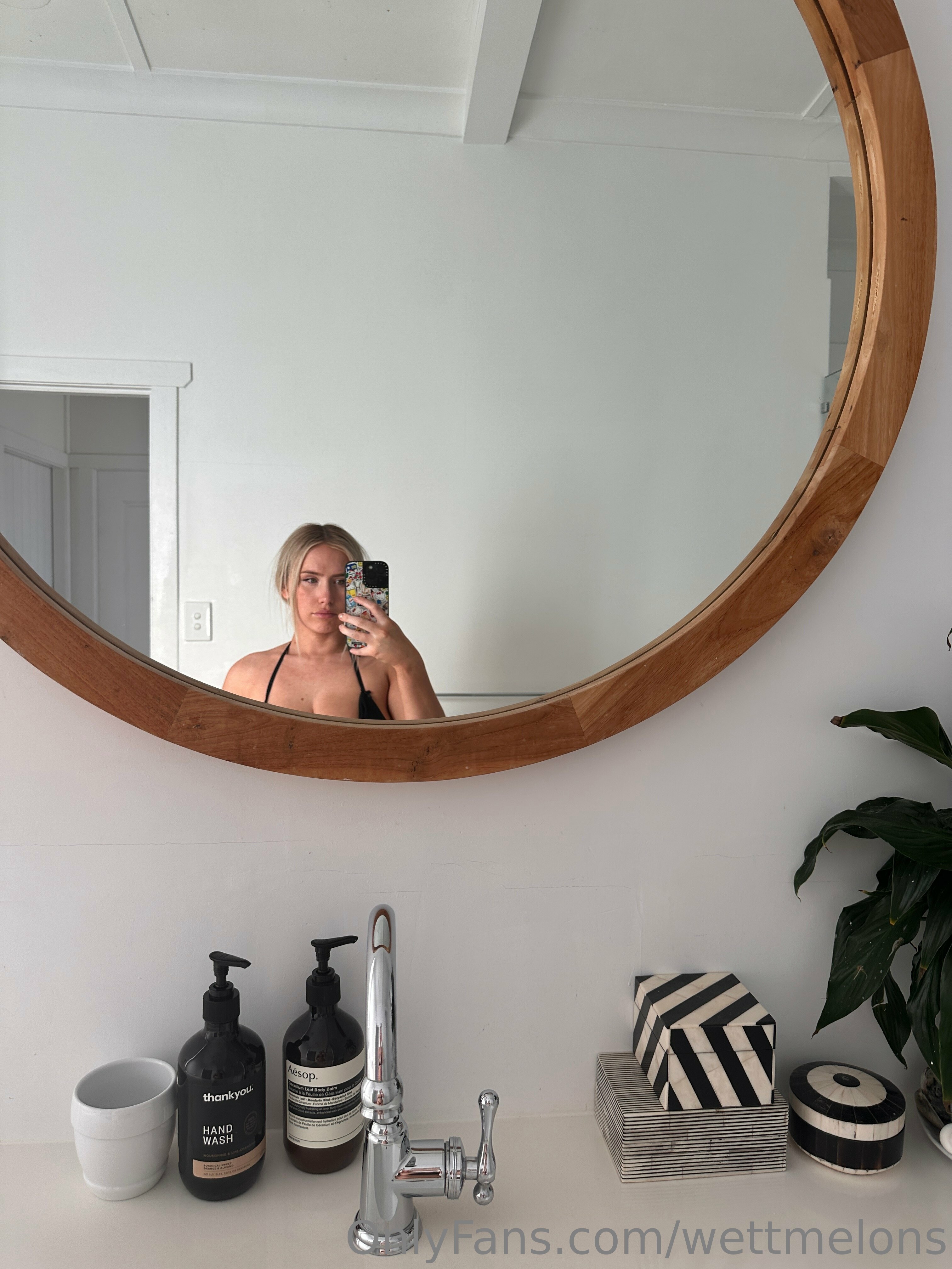 WettMelons OnlyFans Nude Leaks photo leak 2698 of 3957
