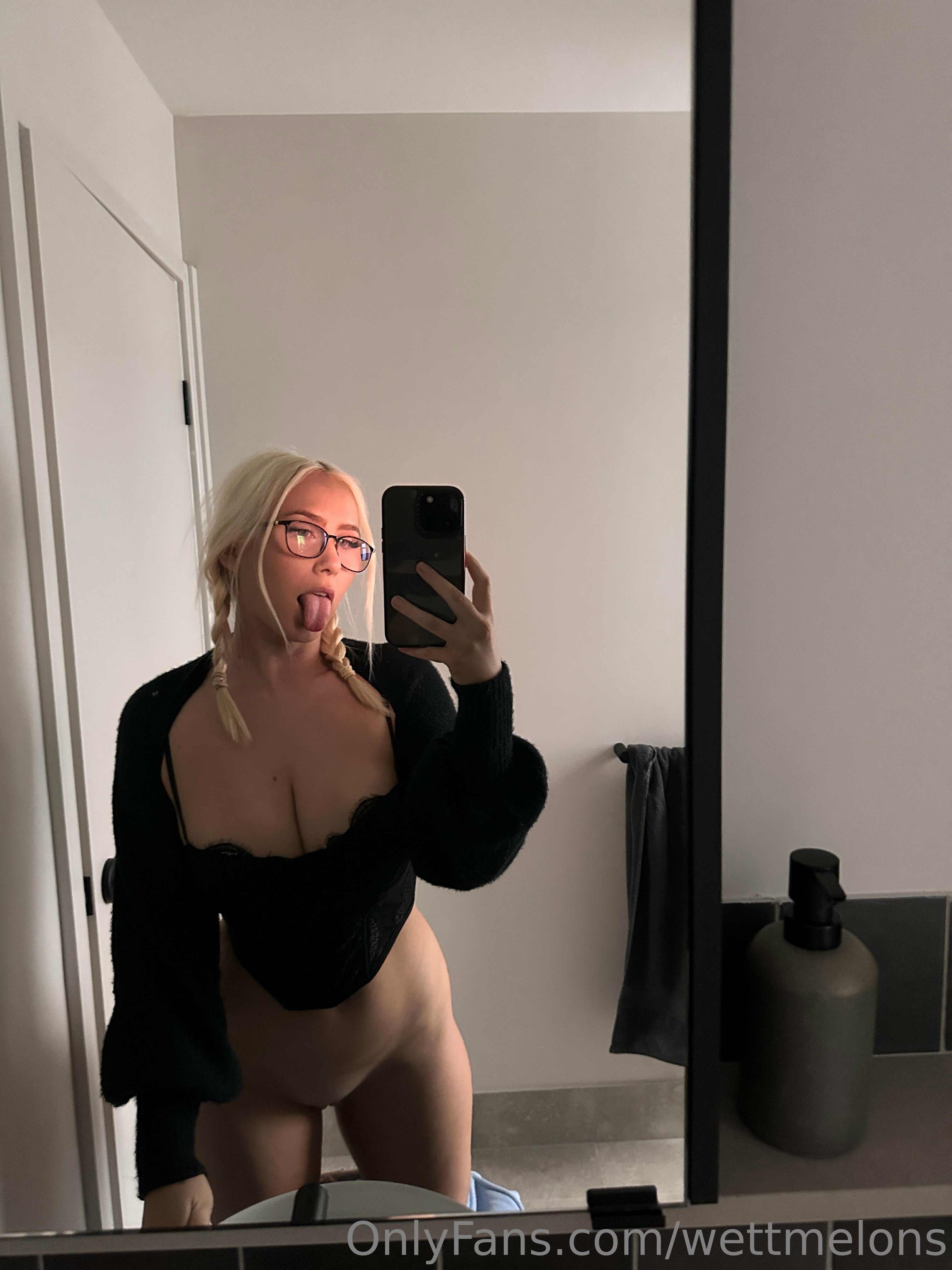 WettMelons OnlyFans Nude Leaks photo leak 3081 of 3957