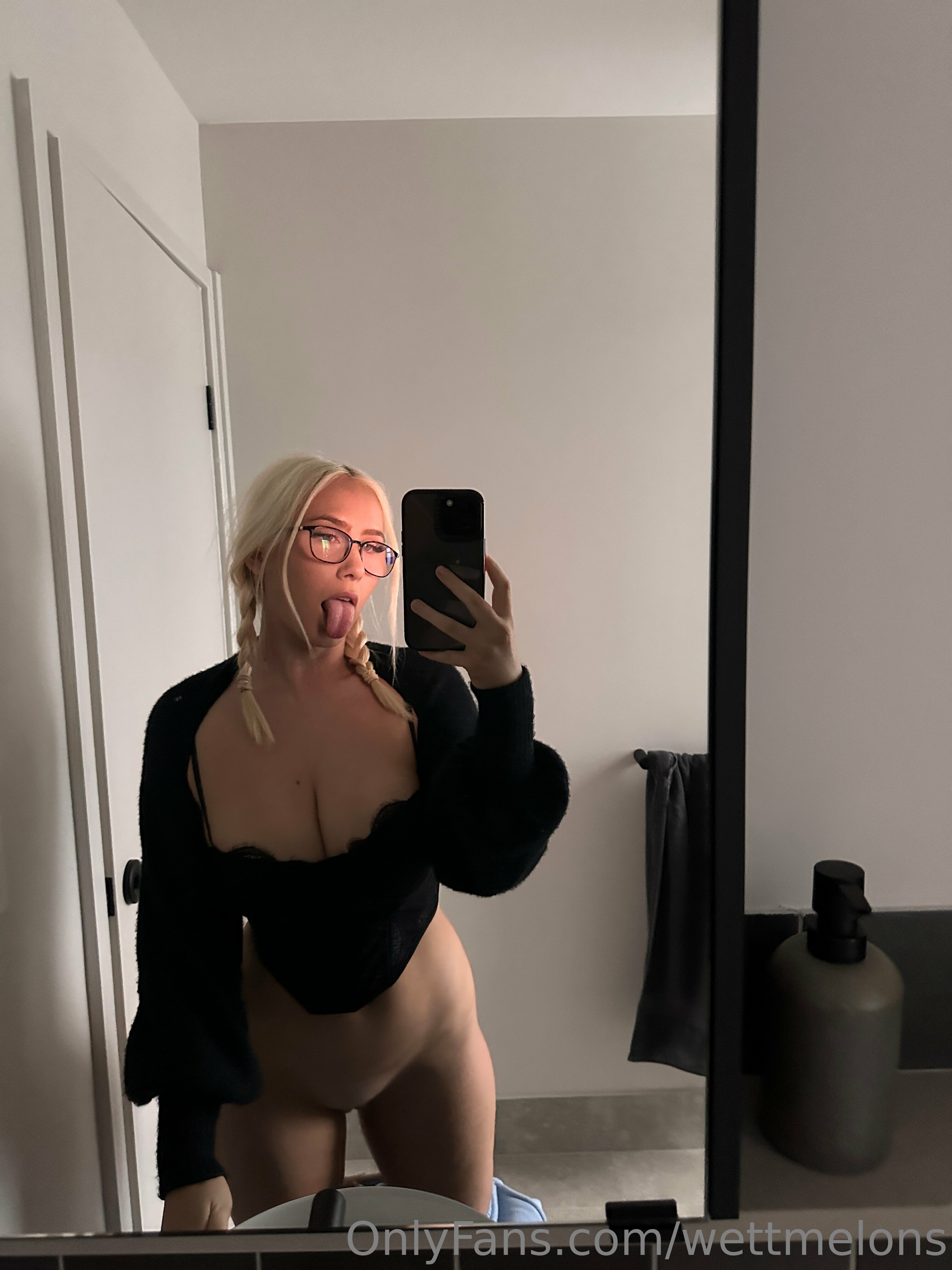 WettMelons OnlyFans Nude Leaks photo leak 3082 of 3957