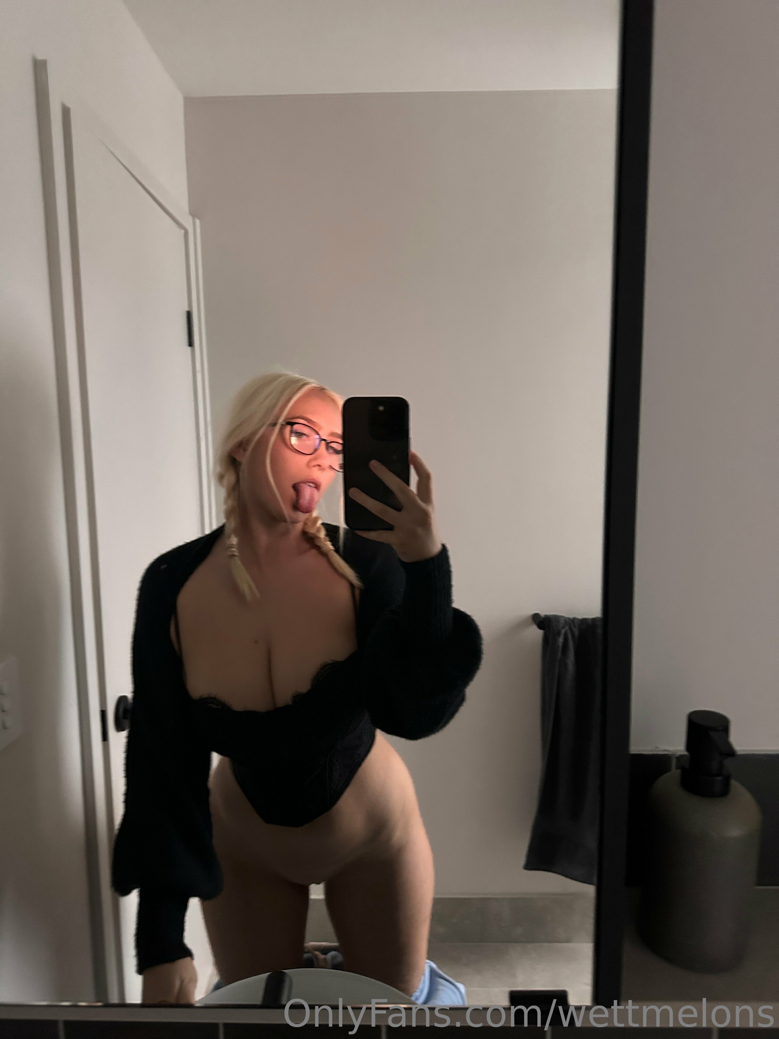 WettMelons OnlyFans Nude Leaks photo leak 3084 of 3957