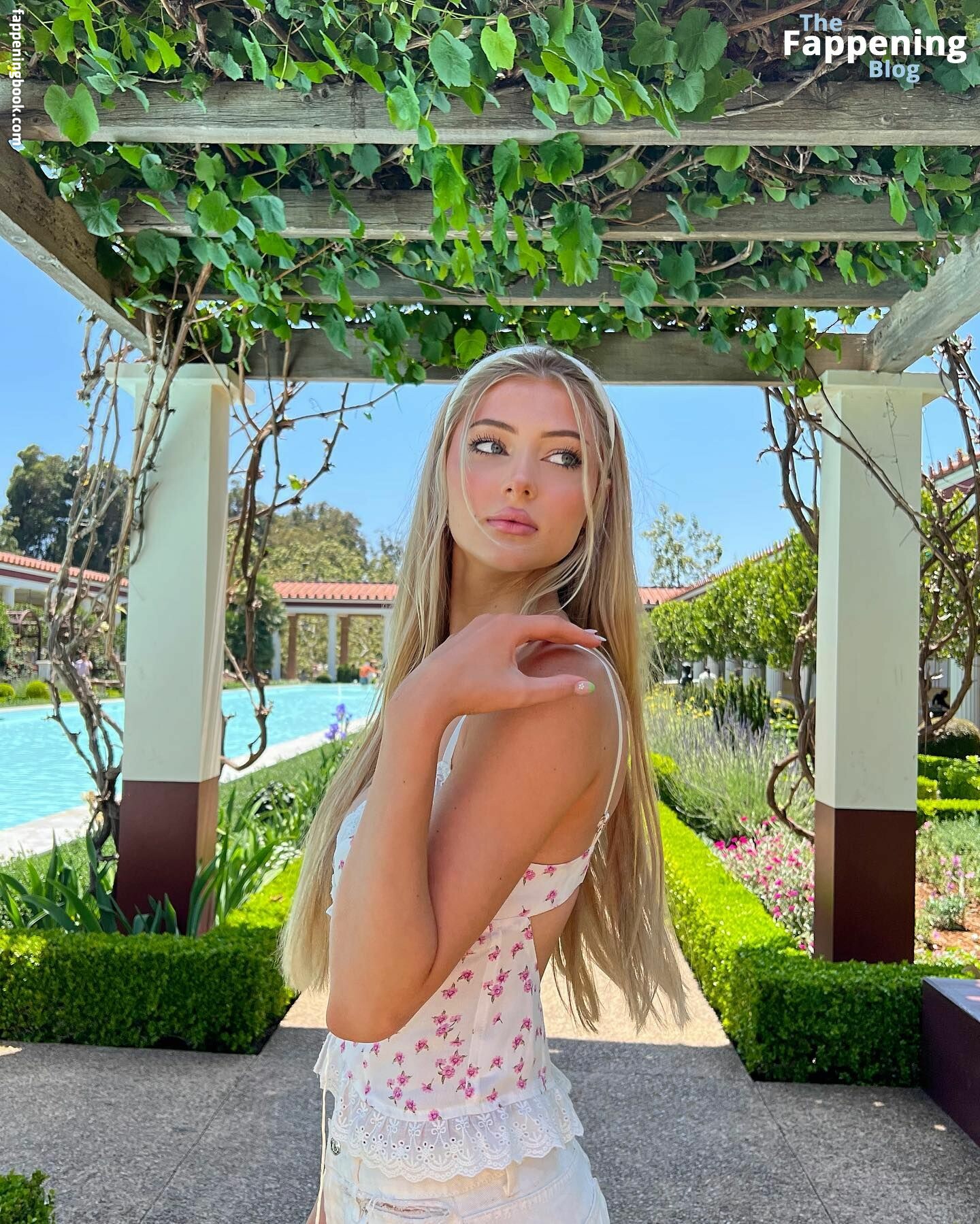 Victoria Rozmajzl Onlyfans Nude Leaked Photos photo leak 30 of 30