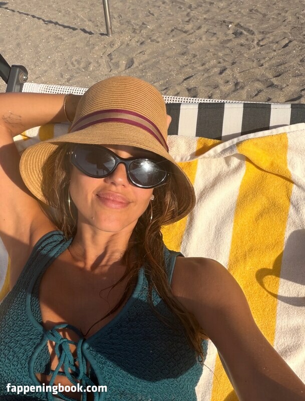 Jessica Alba Onlyfans Nude Leaked Photos photo leak 38 of 46