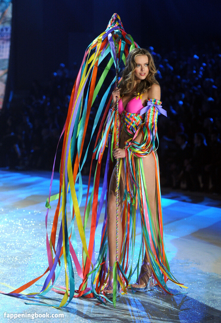 Frida Gustavsson Onlyfans Nude Leaked Photos photo leak 4 of 50