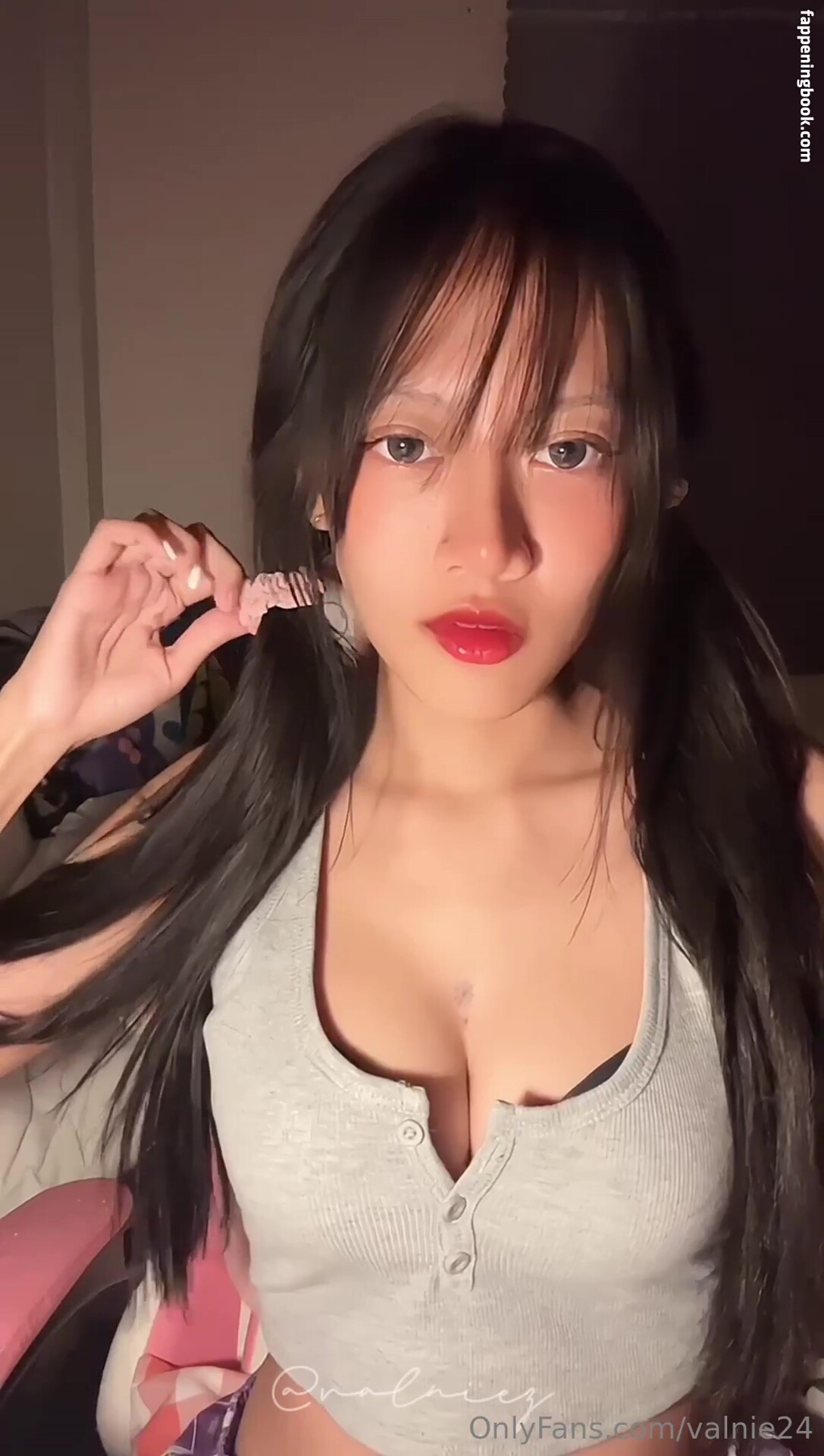 Valniez Onlyfans Nude Leaked Photos photo leak 2 of 49