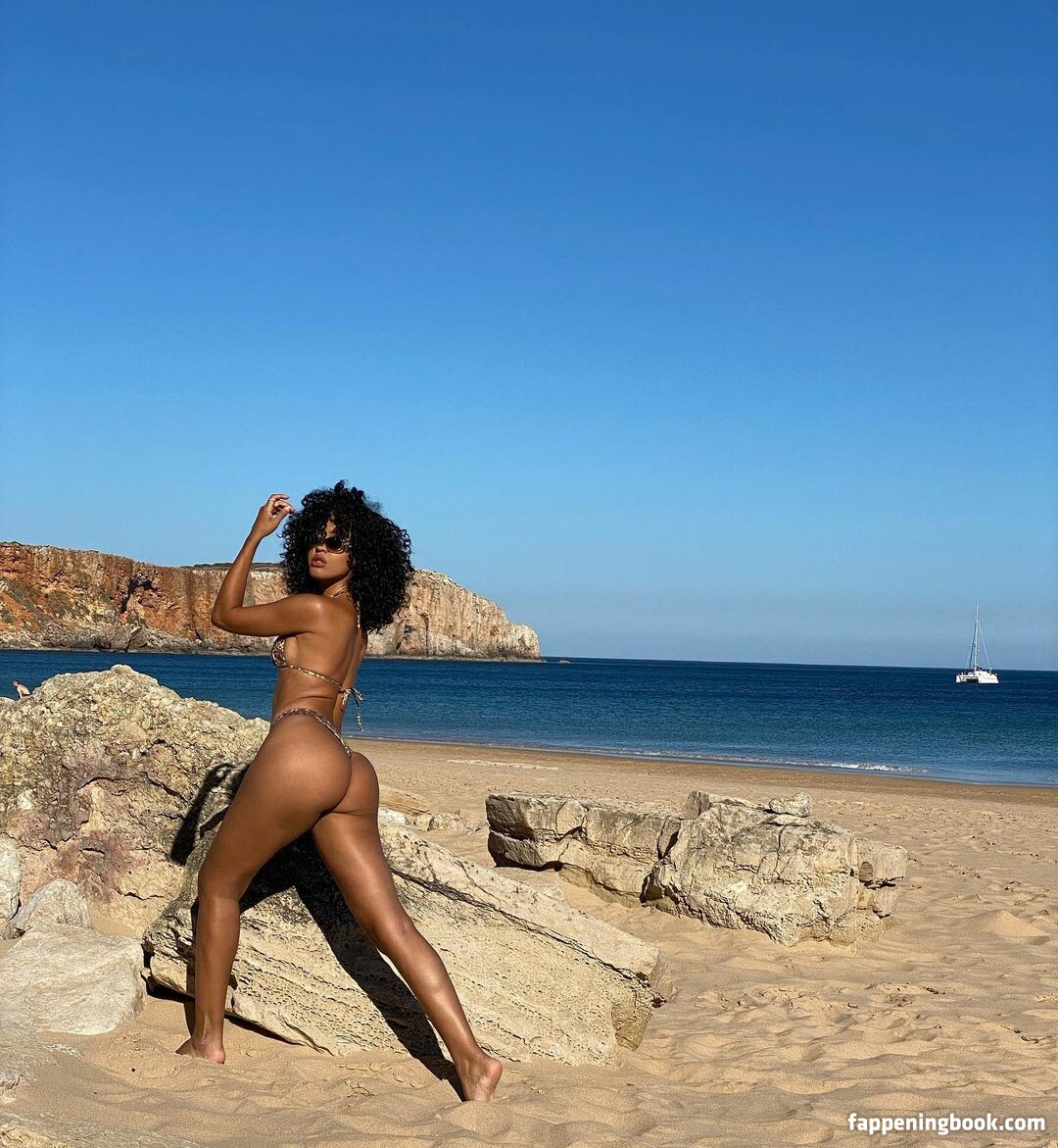 Izabela Guedes Onlyfans Nude Leaked Photos photo leak 41 of 50