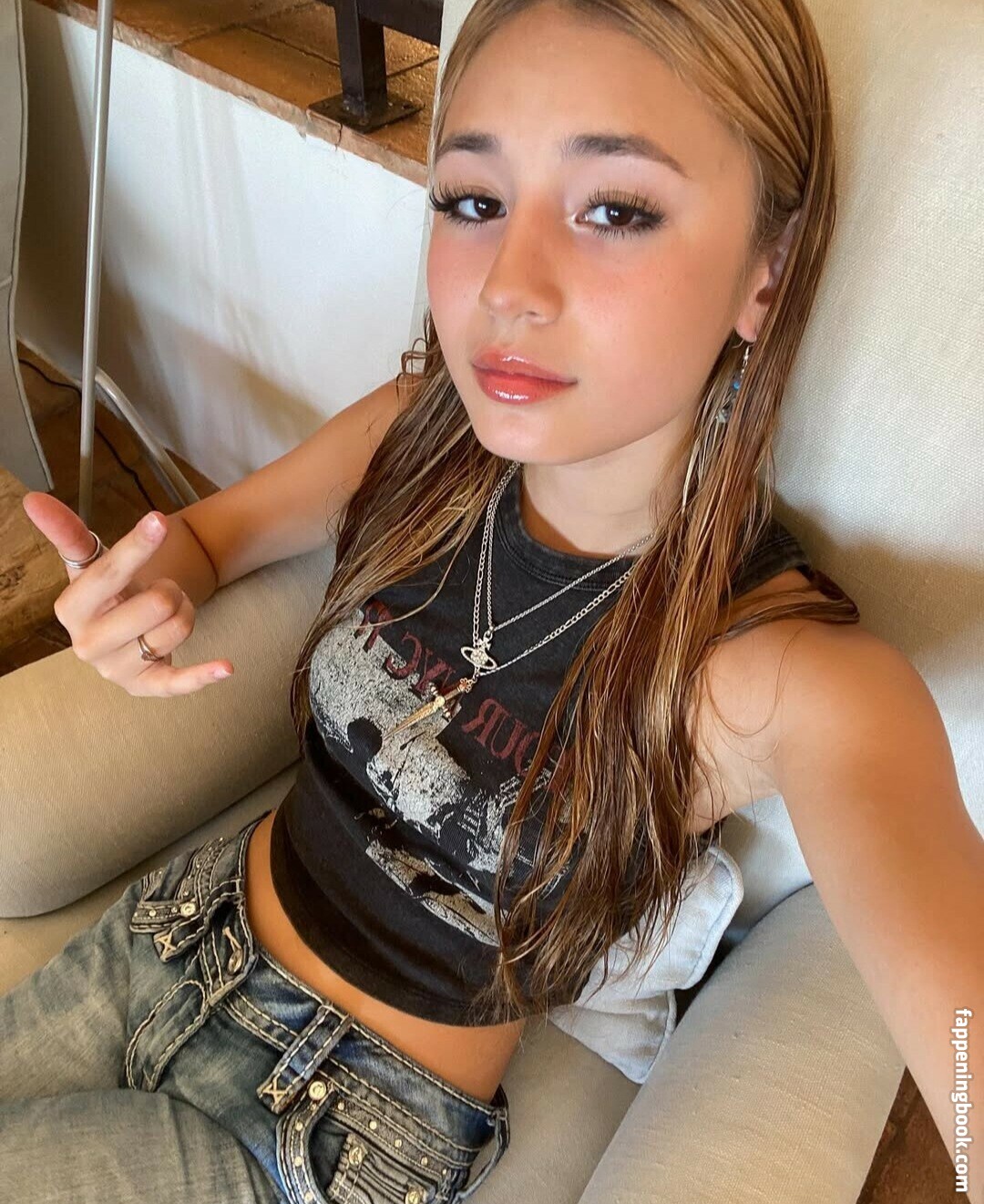 Emilykr0pp Onlyfans Nude Leaked Photos photo leak 2 of 26
