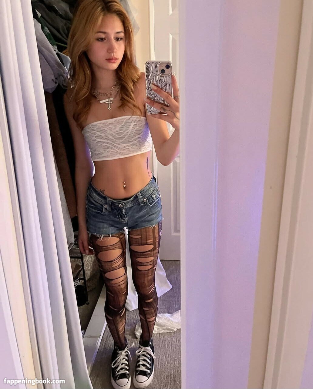 Emilykr0pp Onlyfans Nude Leaked Photos photo leak 21 of 26