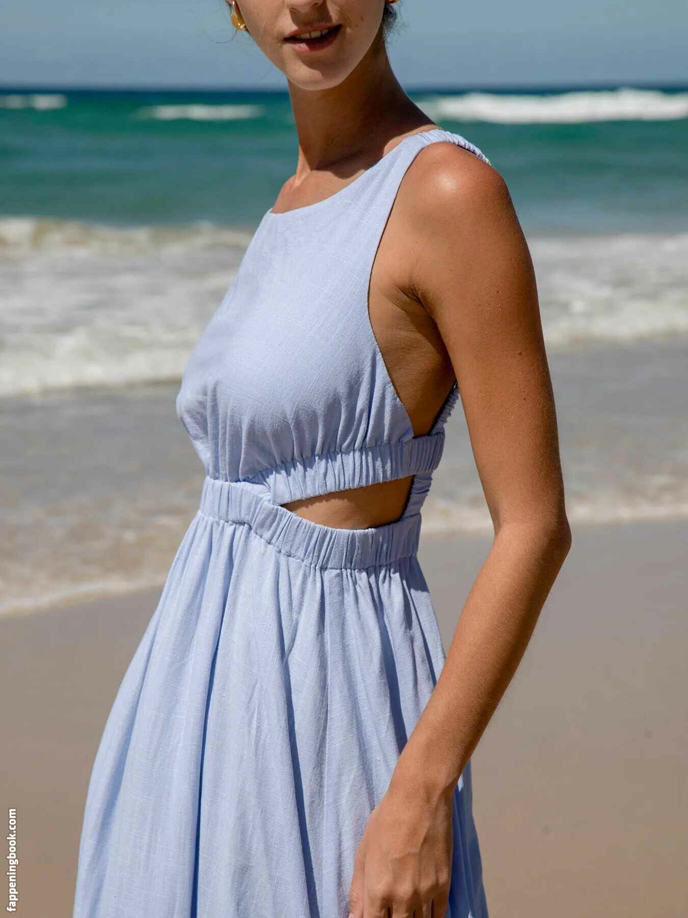 Emily Feld Onlyfans Nude Leaked Photos photo leak 23 of 50