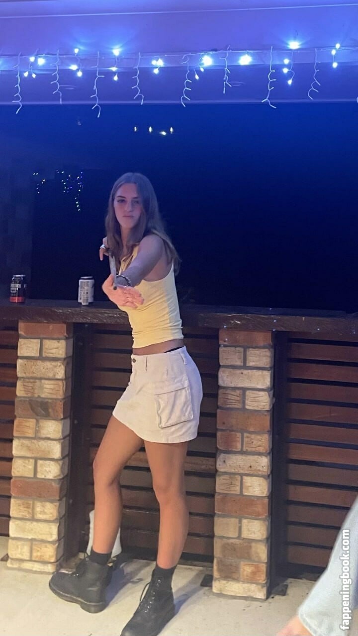 Emily Feld Onlyfans Nude Leaked Photos photo leak 32 of 50