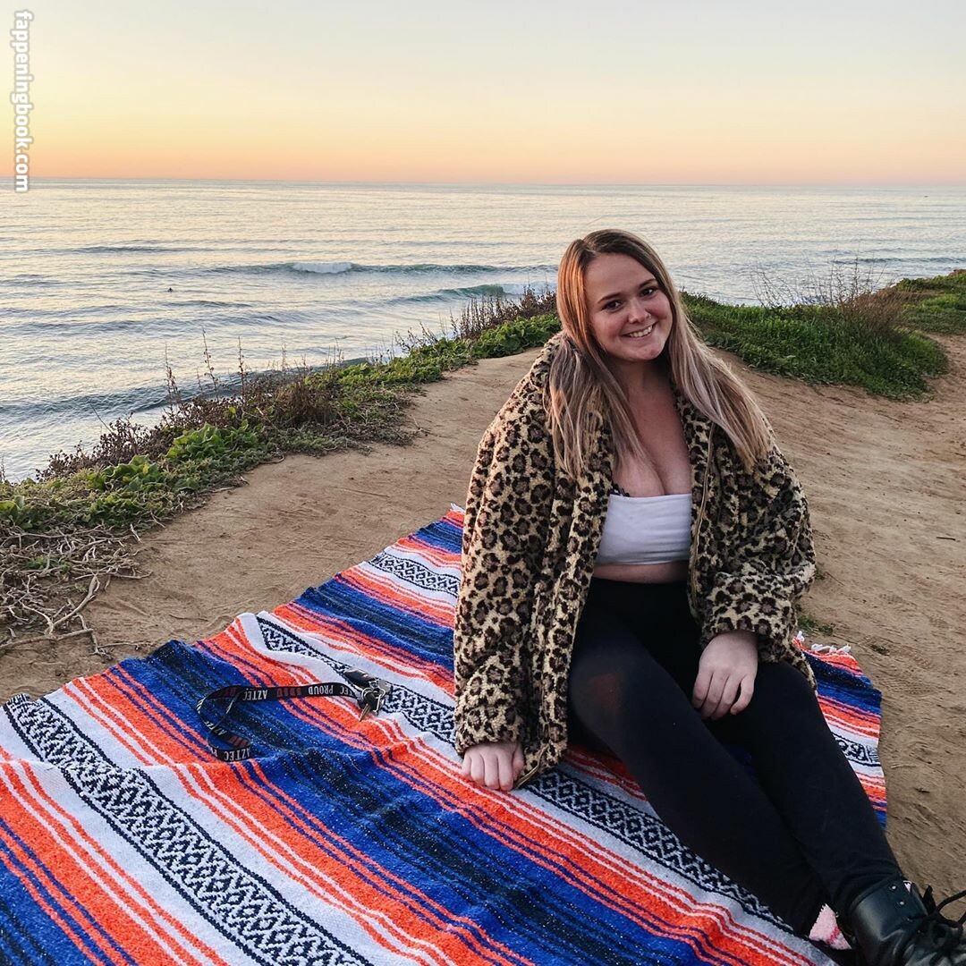 Autumn Lee Onlyfans Nude Leaked Photos photo leak 2 of 28