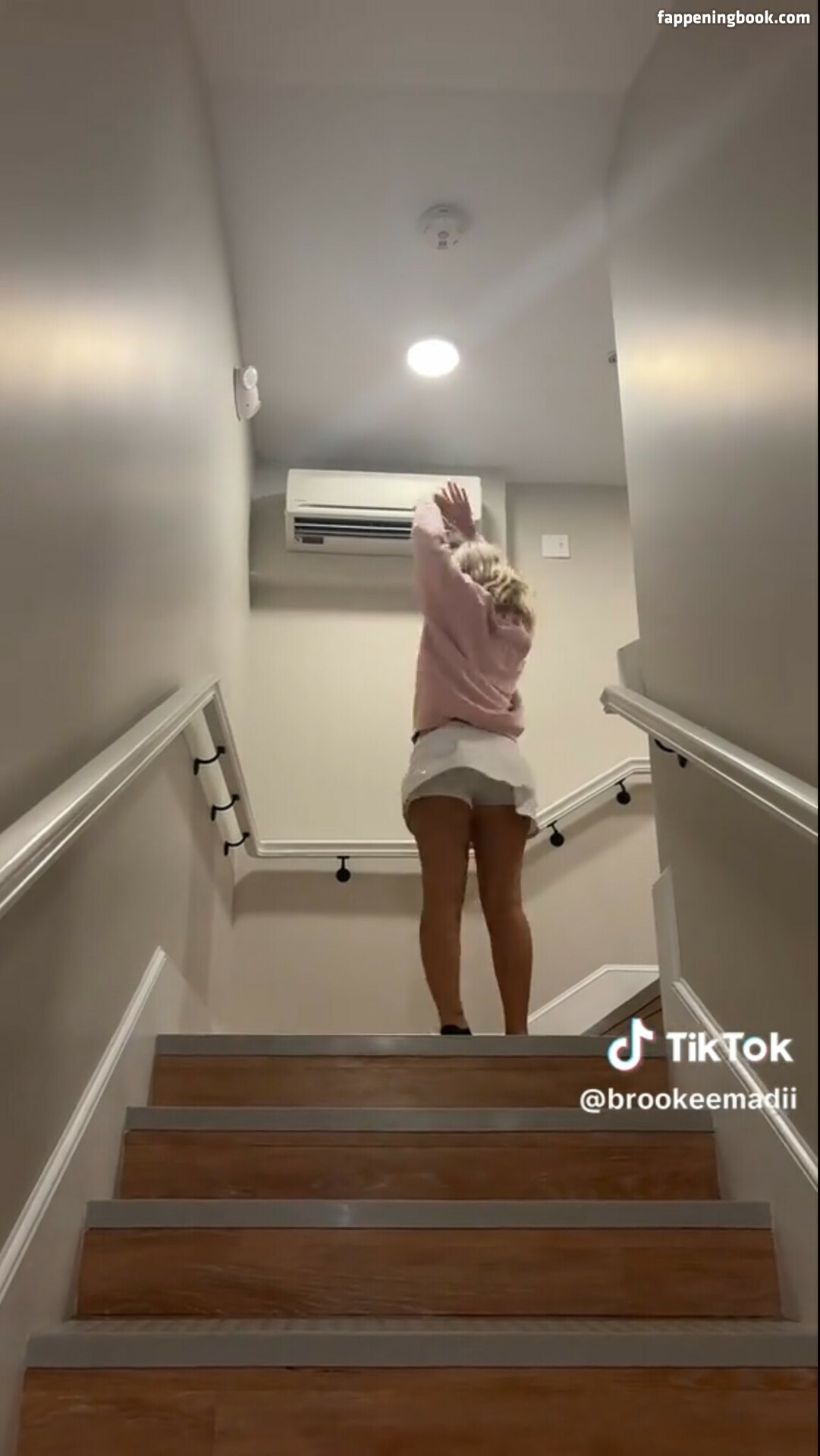Cloud ASMR Onlyfans Nude Leaked Photos photo leak 21 of 50