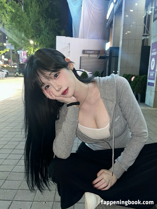 woohankyung Onlyfans Nude Leaked Photos photo leak 3 of 48