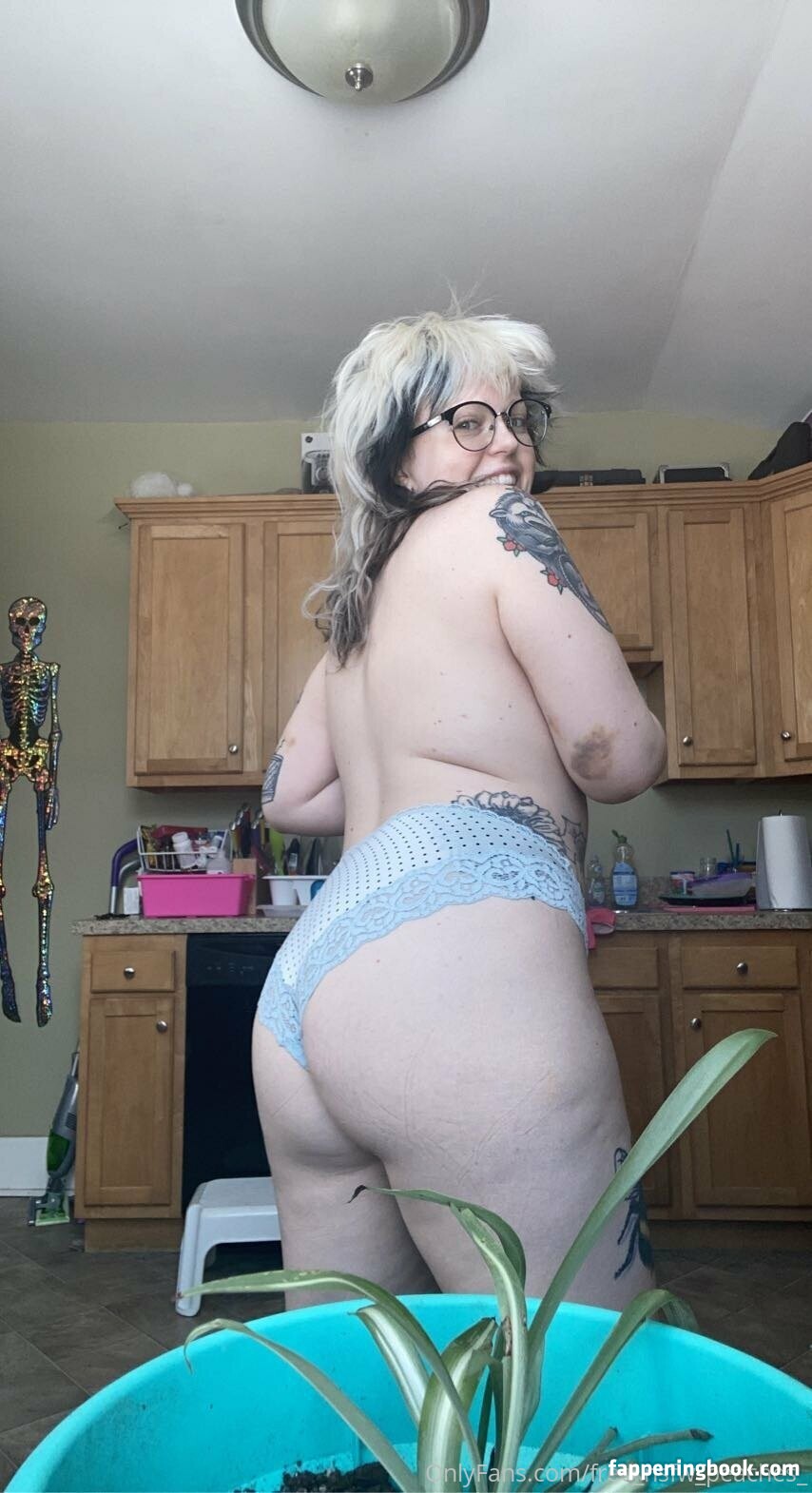 free_nsfw_peaches_ Onlyfans Nude Leaked Photos photo leak 12 of 29