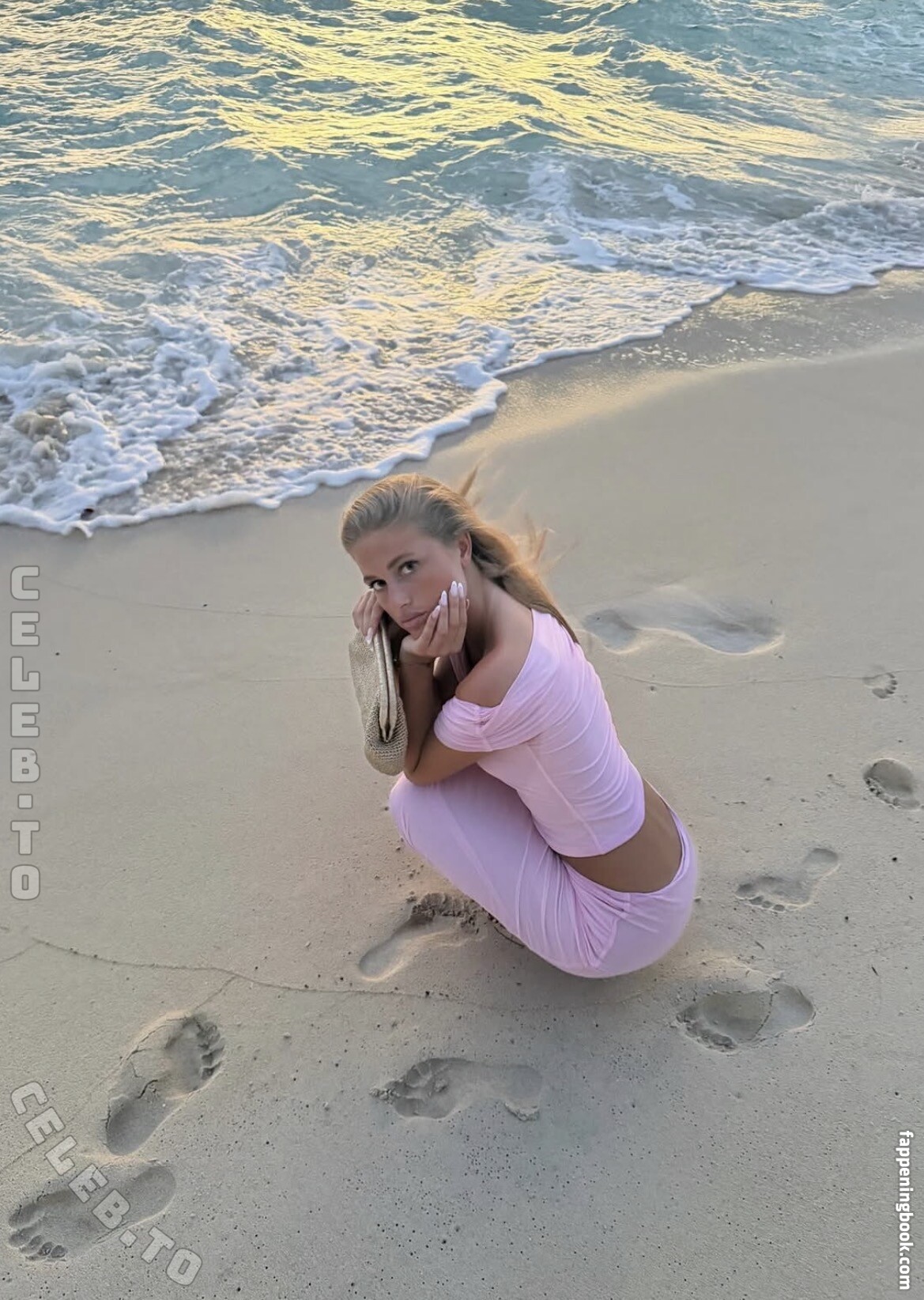 Zoe Kaeppele Onlyfans Nude Leaked Photos photo leak 5 of 50