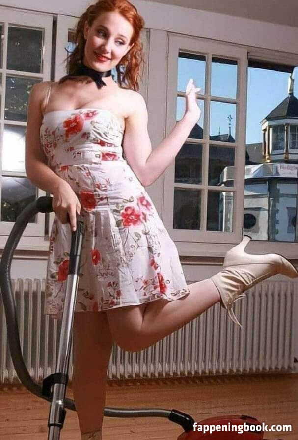Simone Simons Onlyfans Nude Leaked Photos photo leak 30 of 35