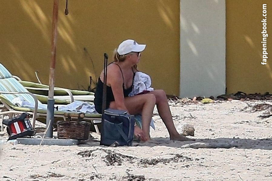 Penny Lancaster Onlyfans Nude Leaked Photos photo leak 36 of 47